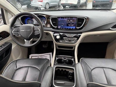 2023 Chrysler Pacifica Limited NEAR MILWAUKEE WI