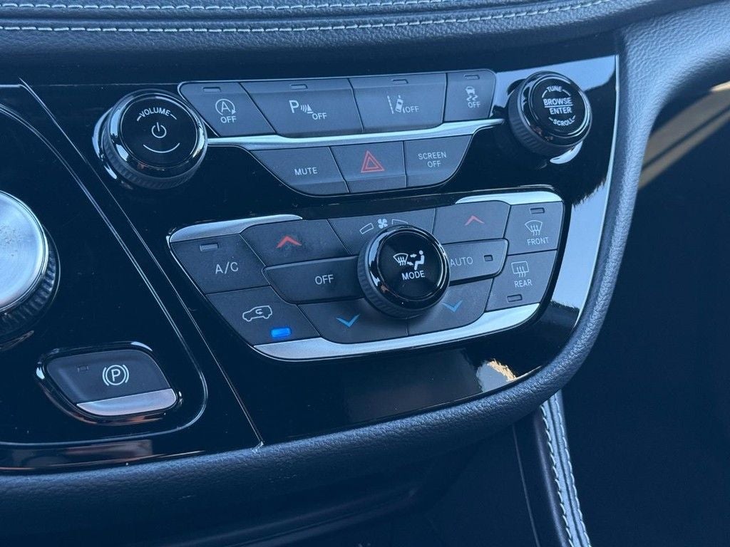 2025 Chrysler Pacifica Limited