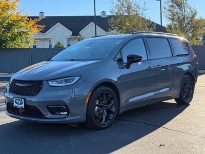 2025 Chrysler Pacifica Limited