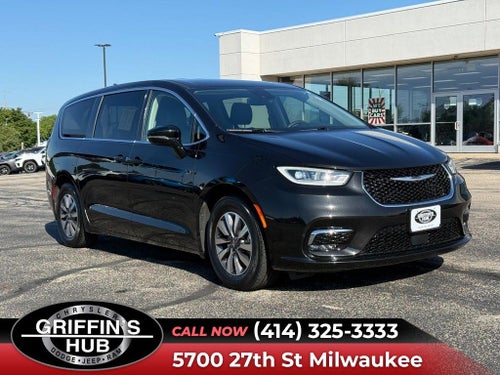 2024 Chrysler Pacifica Hybrid Select NEAR MILWWAUKEE WI