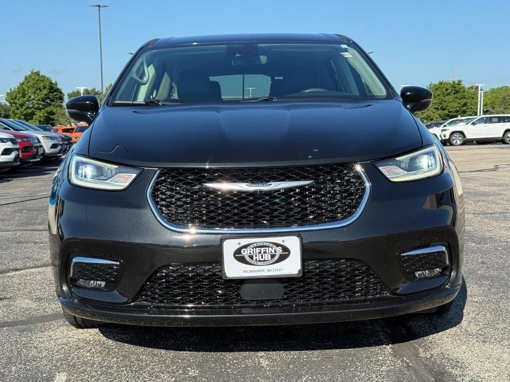 2024 Chrysler Pacifica Hybrid Select NEAR MILWWAUKEE WI