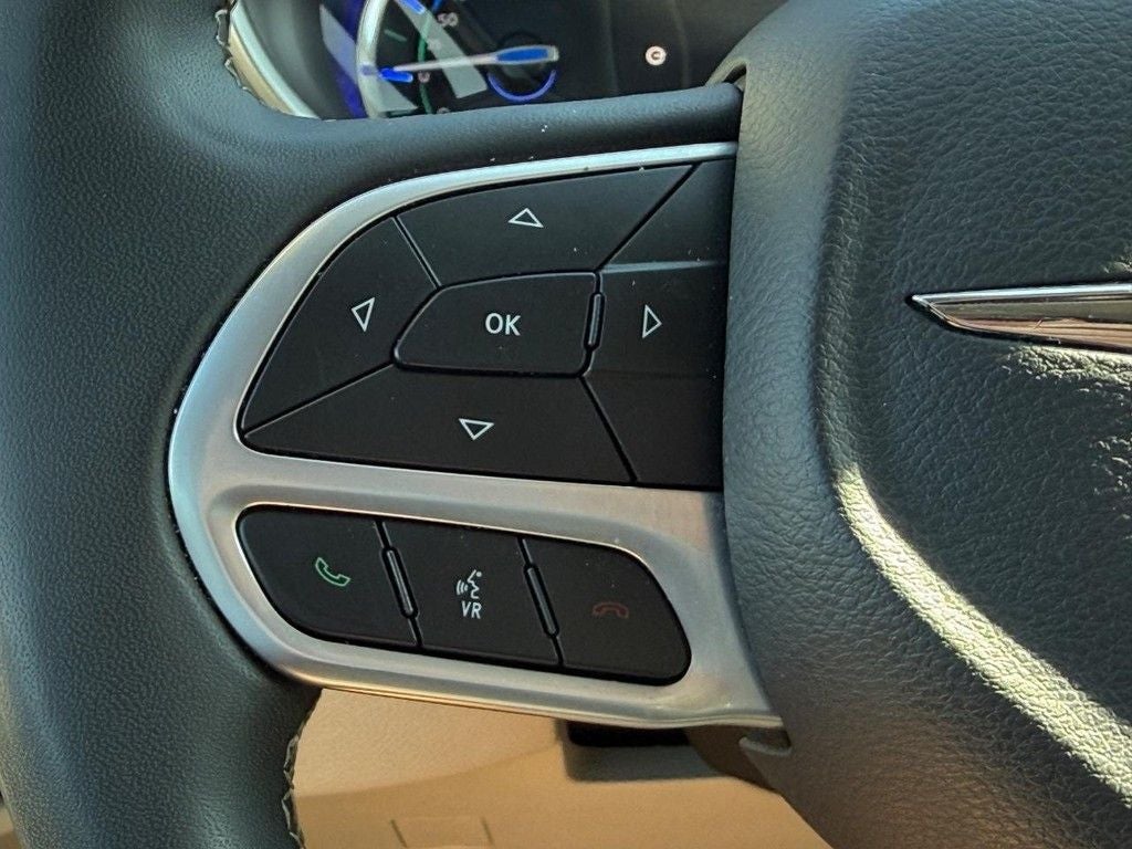 2024 Chrysler Pacifica Hybrid Select NEAR MILWWAUKEE WI