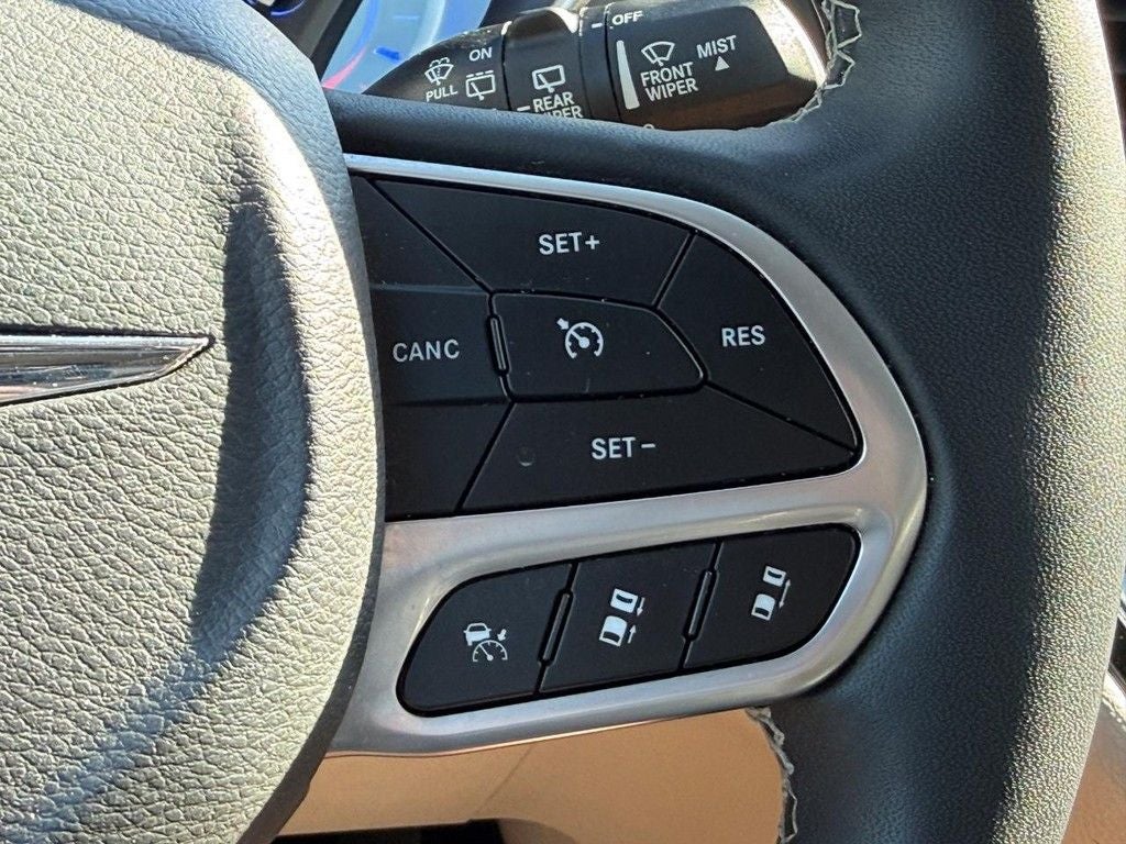 2024 Chrysler Pacifica Hybrid Select NEAR MILWWAUKEE WI