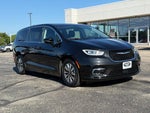 2024 Chrysler Pacifica Hybrid Select NEAR MILWWAUKEE WI