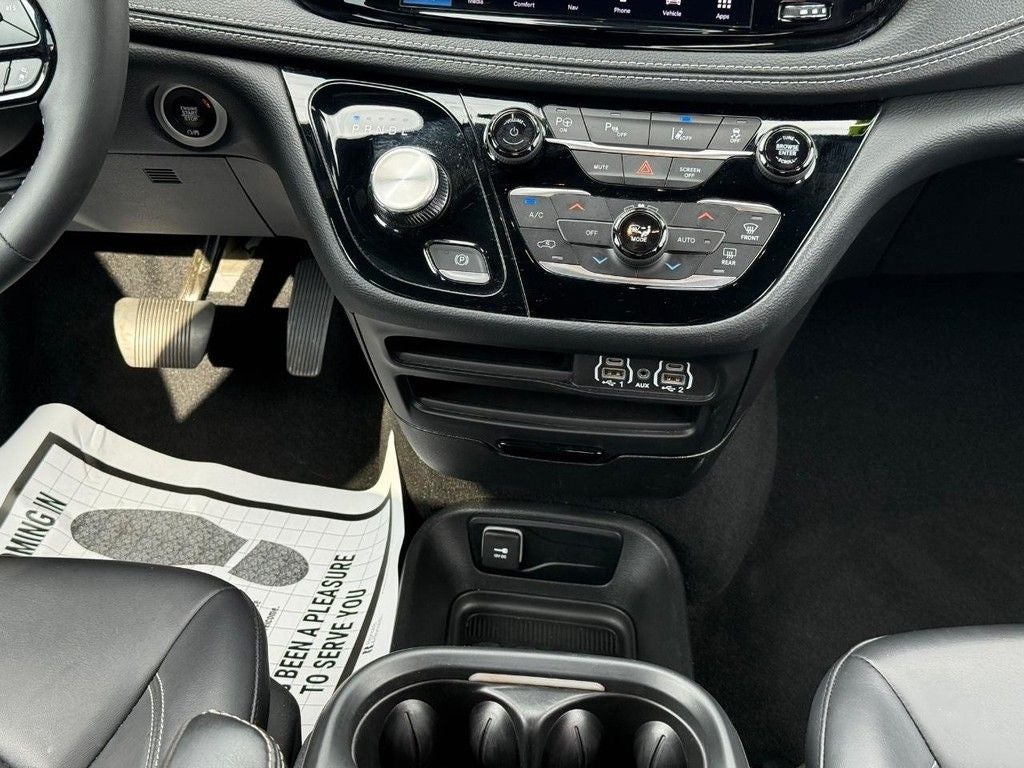 2024 Chrysler Pacifica Hybrid Select S Appearance