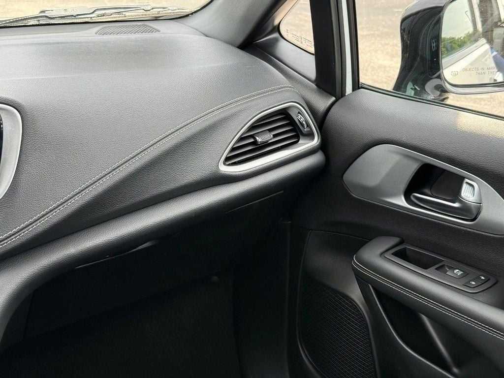 2024 Chrysler Pacifica Hybrid Select S Appearance