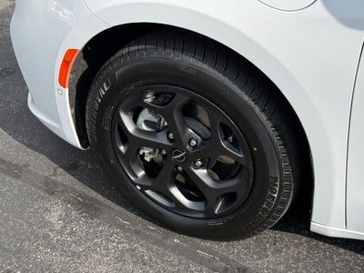 2024 Chrysler Pacifica Hybrid Select S Appearance