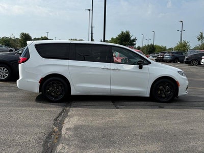 2024 Chrysler Pacifica Hybrid Select S Appearance