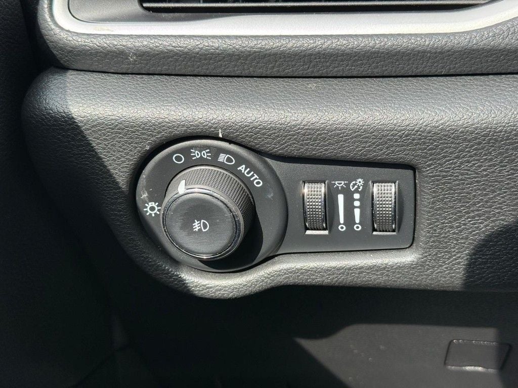 2024 Chrysler Pacifica Hybrid Select S Appearance