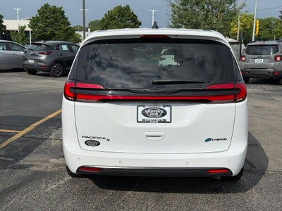 2024 Chrysler Pacifica Hybrid Select S Appearance