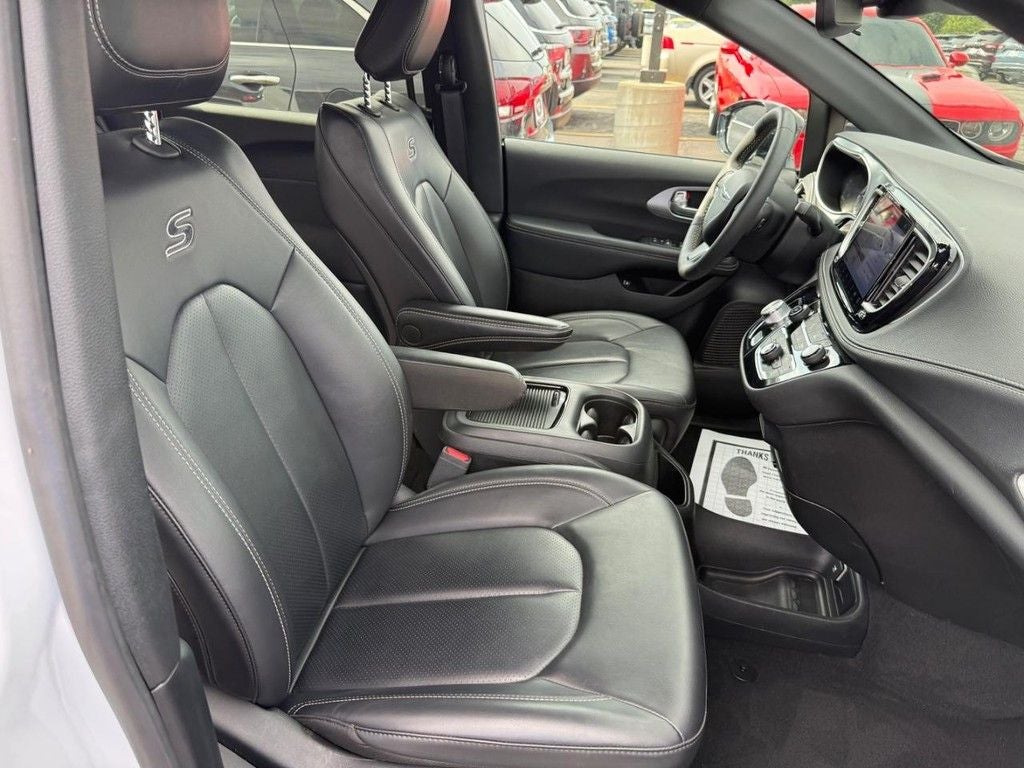 2024 Chrysler Pacifica Hybrid Select S Appearance