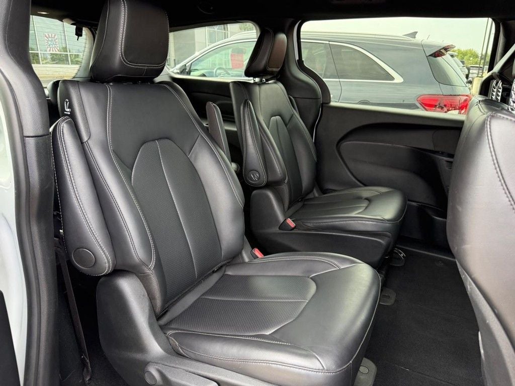 2024 Chrysler Pacifica Hybrid Select S Appearance
