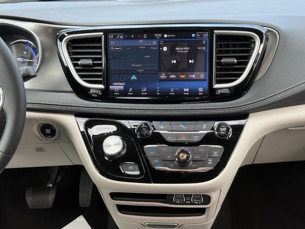 2024 Chrysler Pacifica Hybrid Select