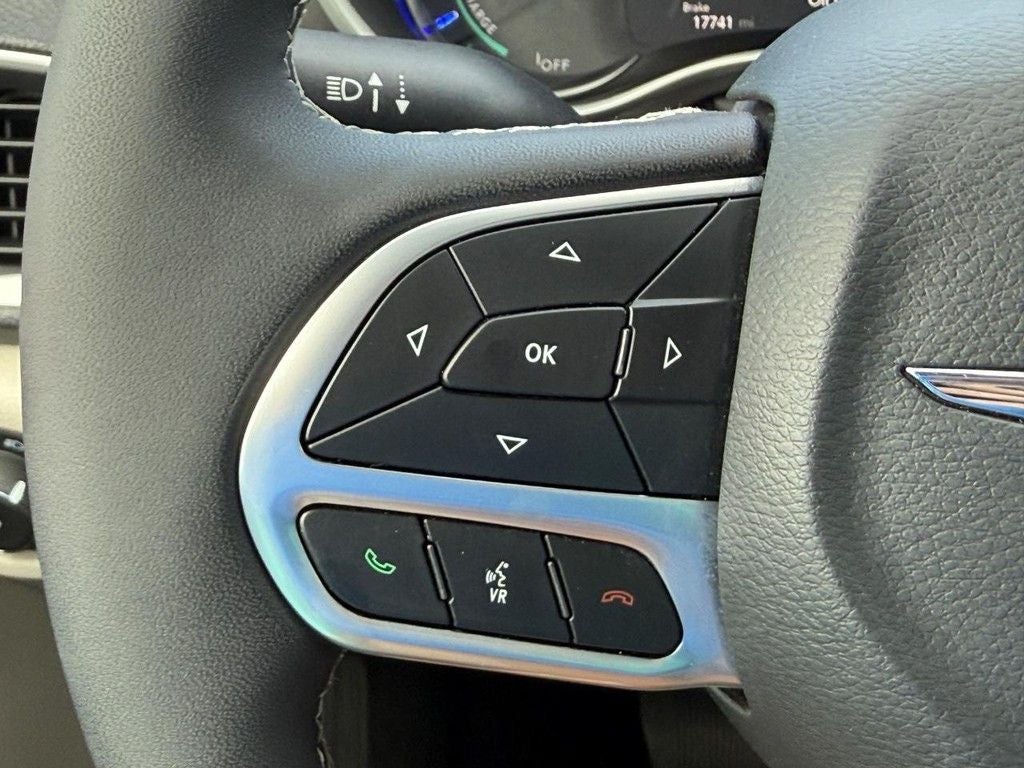 2024 Chrysler Pacifica Hybrid Select