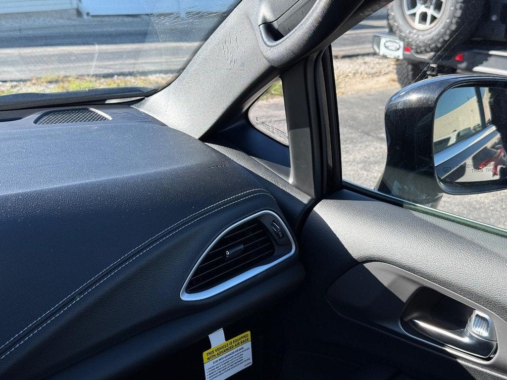 2027 Chrysler Pacifica Limited