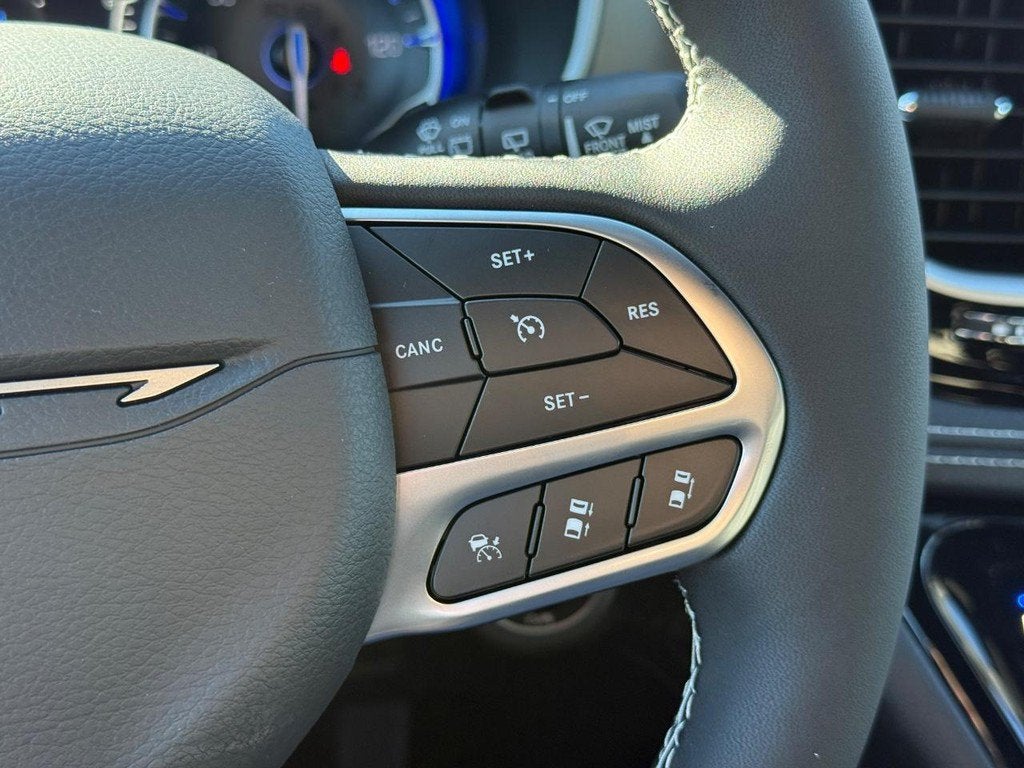 2027 Chrysler Pacifica Limited