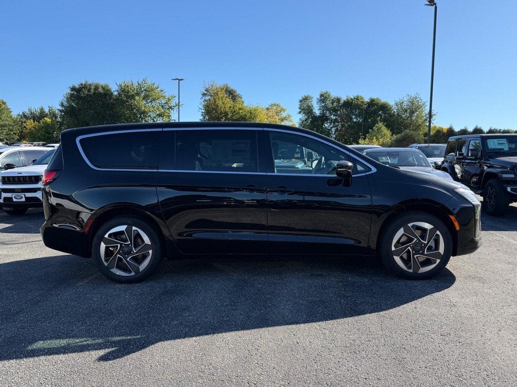 2027 Chrysler Pacifica Limited