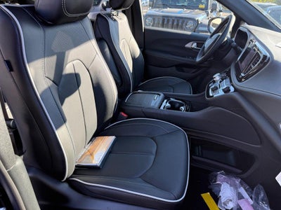 2027 Chrysler Pacifica Limited