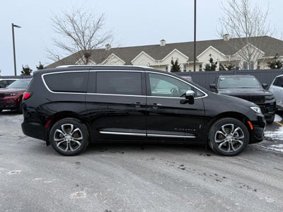 2026 Chrysler Pacifica Pinnacle