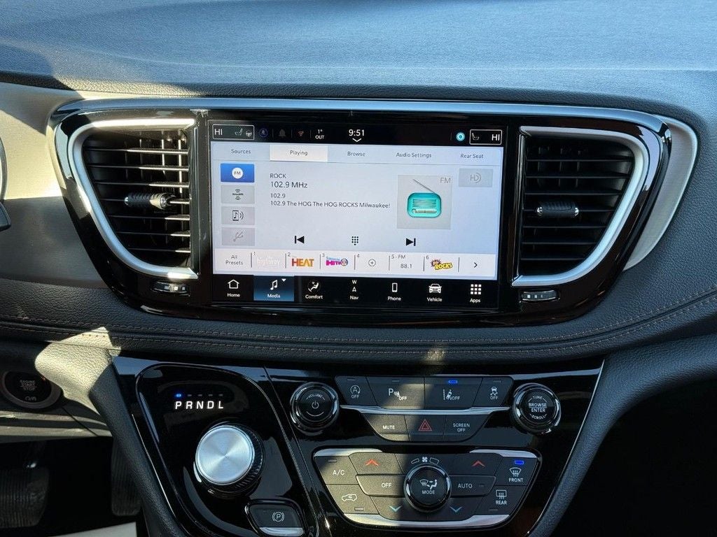 2026 Chrysler Pacifica Pinnacle