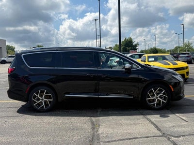2027 Chrysler Pacifica Pinnacle