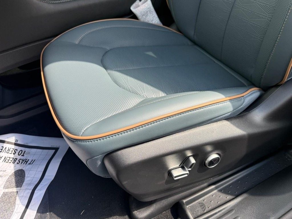 2027 Chrysler Pacifica Pinnacle