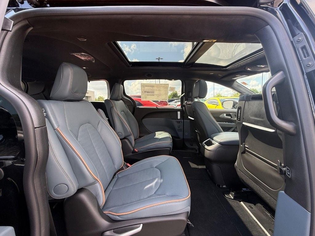 2027 Chrysler Pacifica Pinnacle