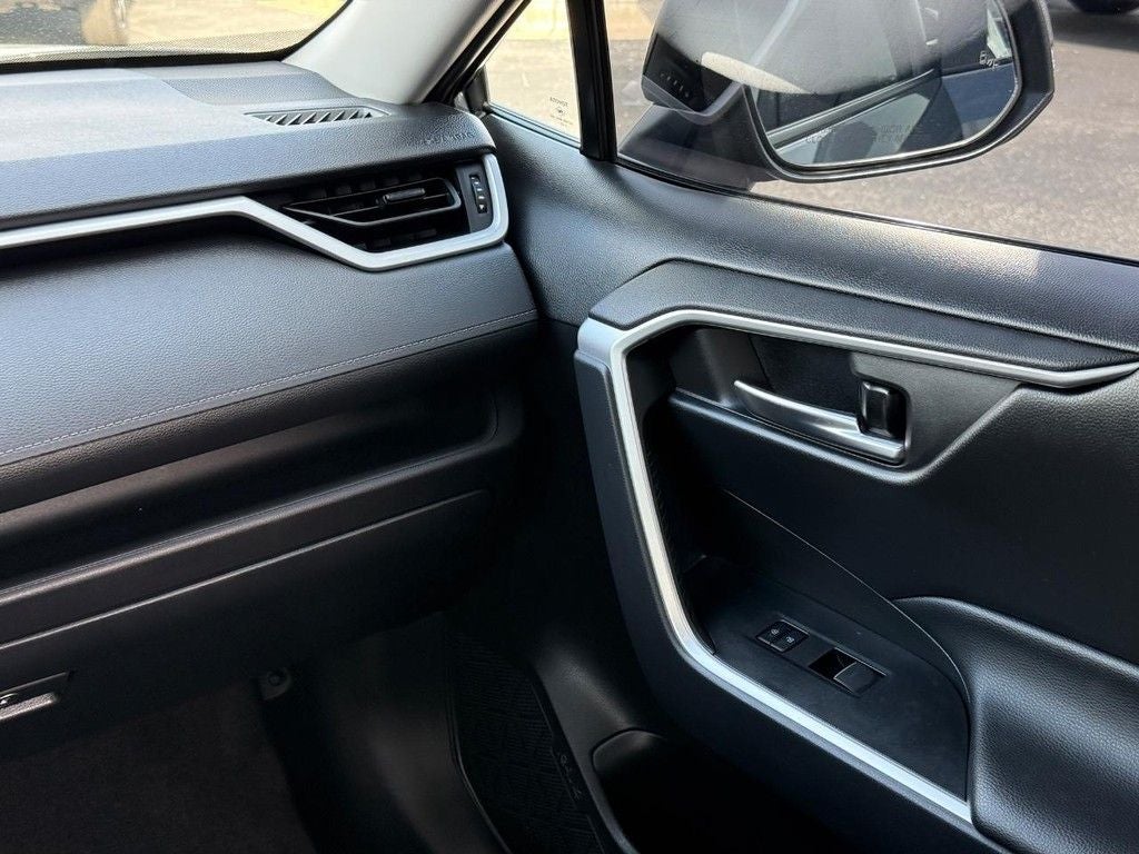 2023 Toyota RAV4 XLE NEAR MILWAUKEE WI
