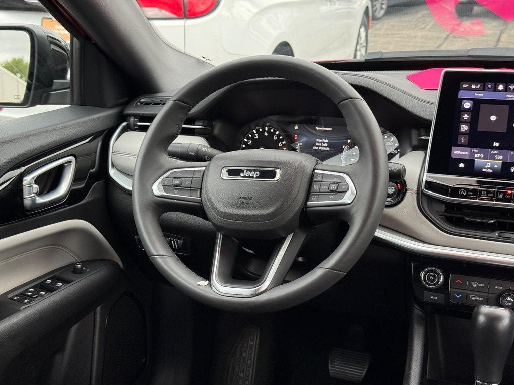 2025 Jeep Compass Limited NEAR MILWAUKEE WI