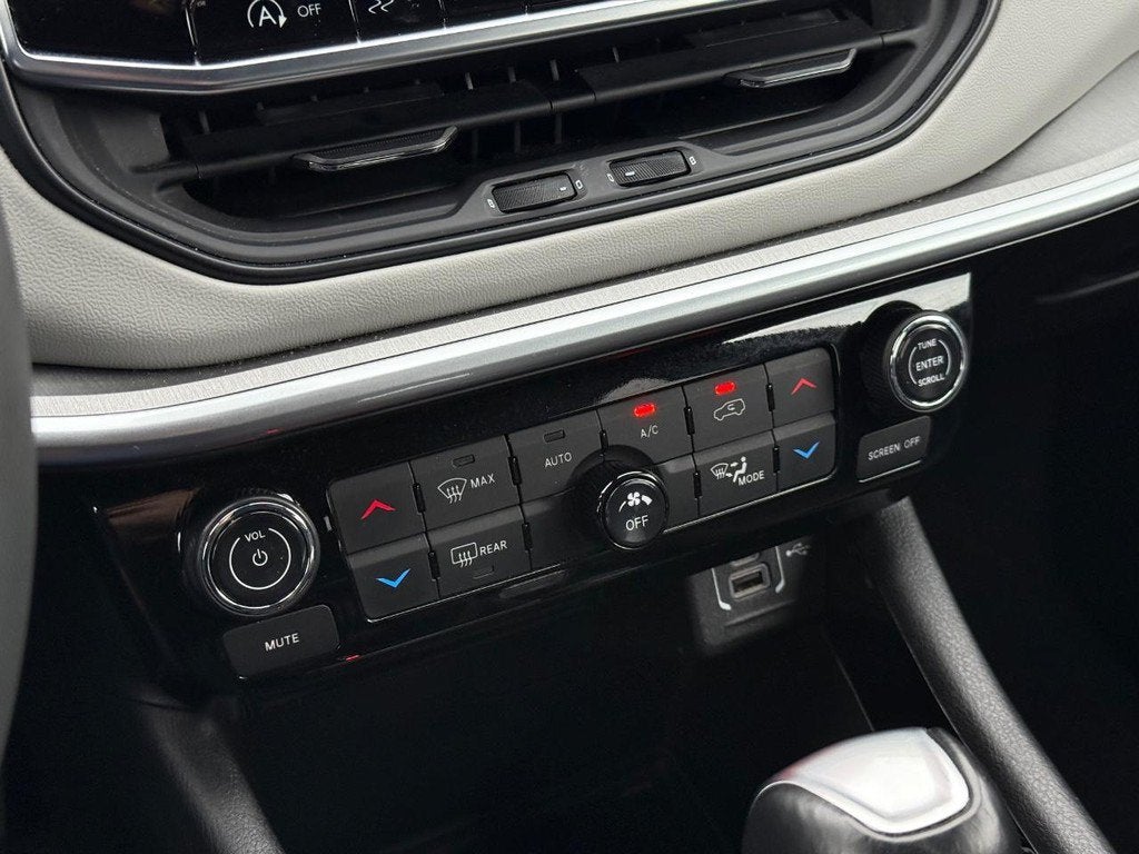 2025 Jeep Compass Limited NEAR MILWAUKEE WI