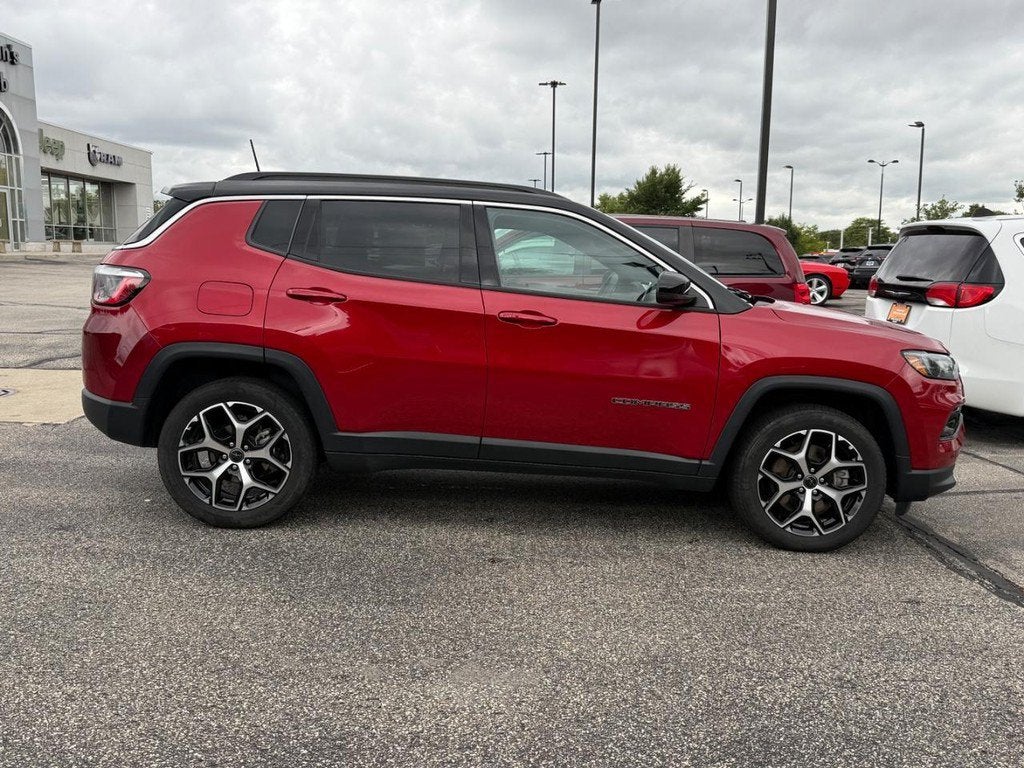 2025 Jeep Compass Limited NEAR MILWAUKEE WI