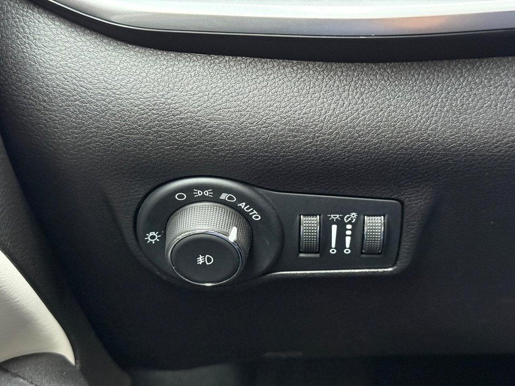 2025 Jeep Compass Limited NEAR MILWAUKEE WI