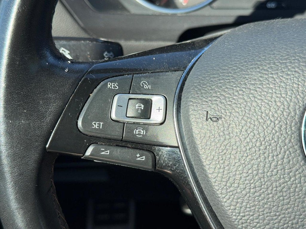 2021 Volkswagen Tiguan 2.0T SE R-Line Black