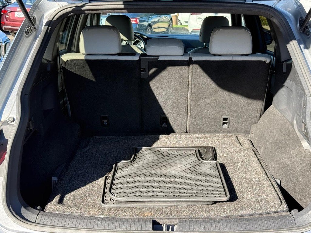 2021 Volkswagen Tiguan 2.0T SE R-Line Black