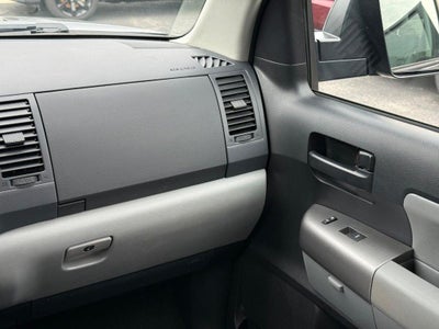 2017 Toyota Sequoia SR5 5.7L