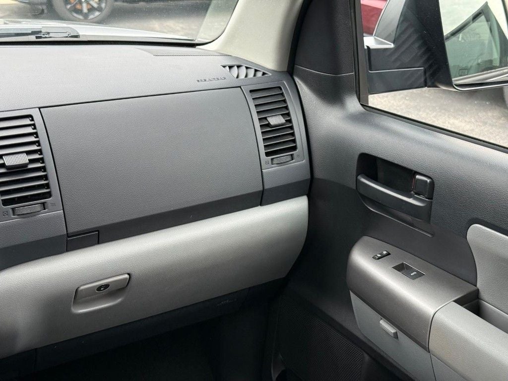 2017 Toyota Sequoia SR5 5.7L