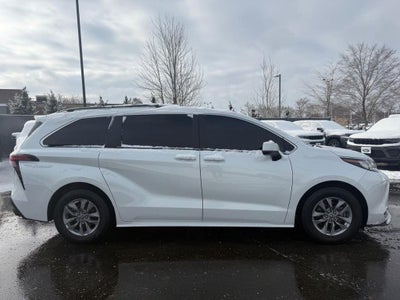 2022 Toyota Sienna XLE