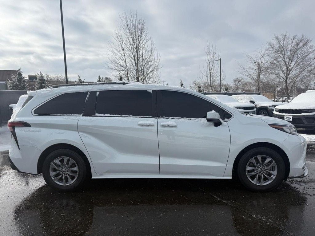 2022 Toyota Sienna XLE