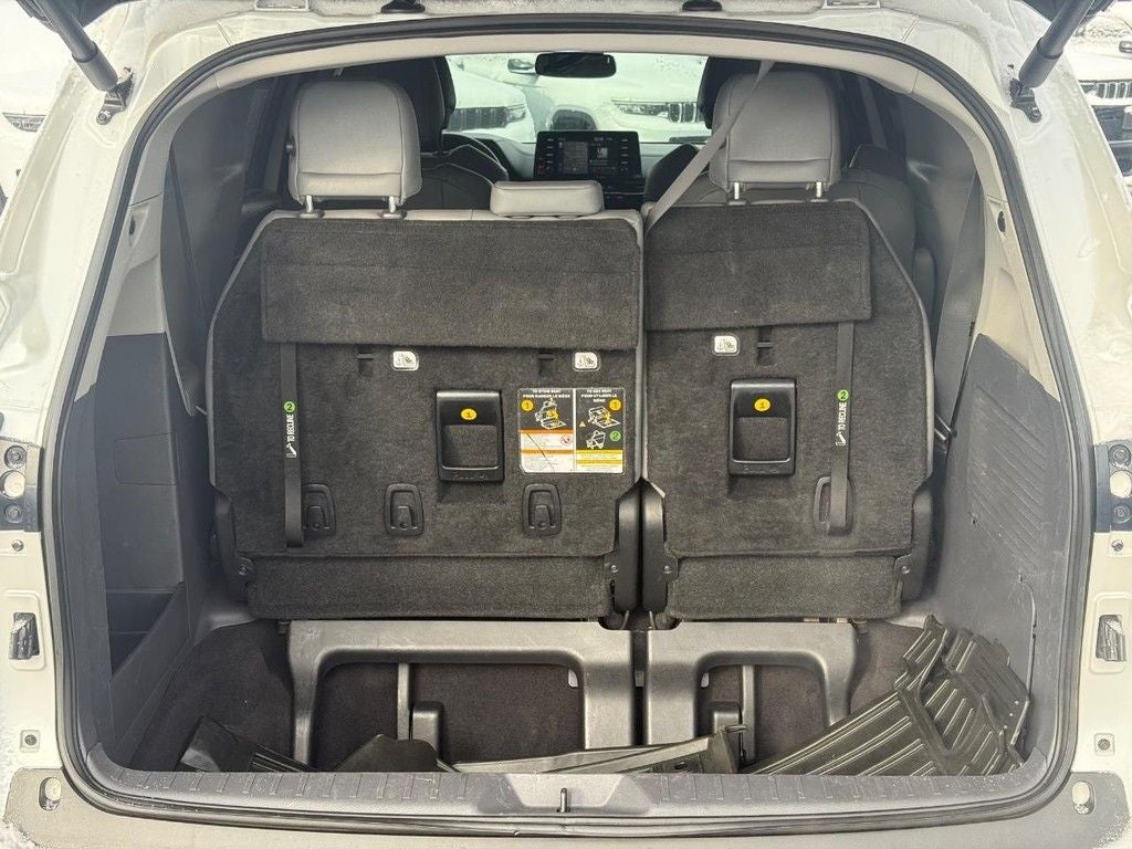 2022 Toyota Sienna XLE