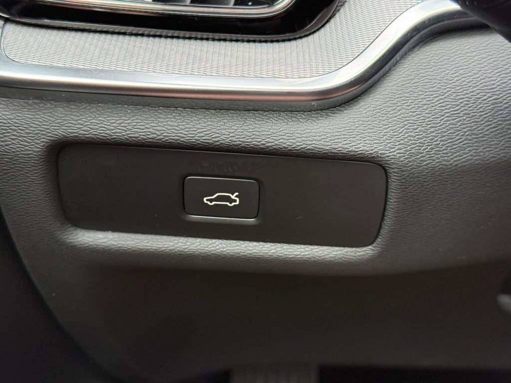 2024 Volvo S60 B5 Plus Black Edition