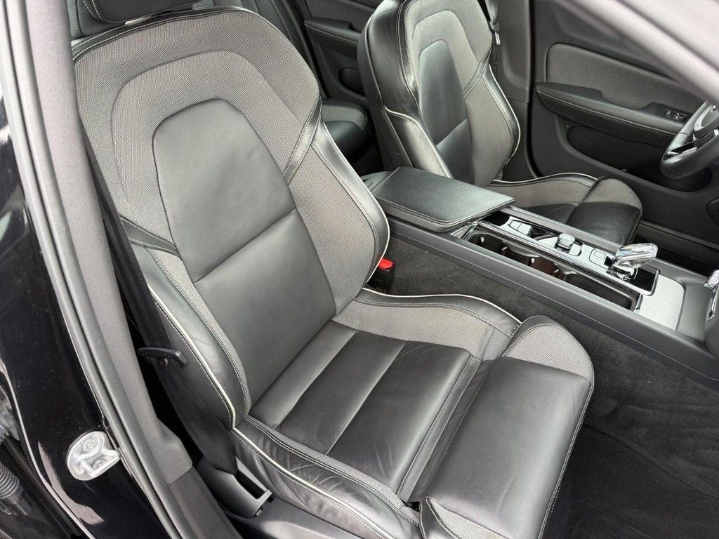 2024 Volvo S60 B5 Plus Black Edition