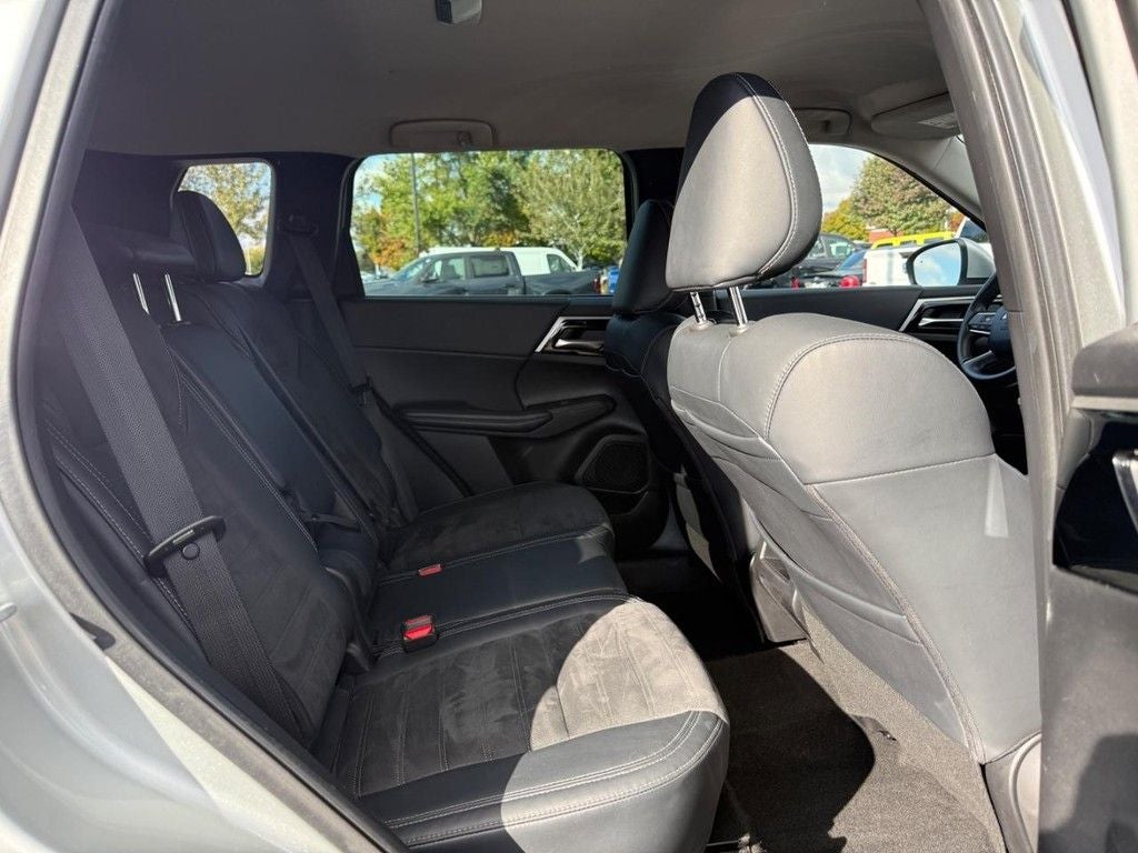 2023 Mitsubishi Outlander SE Black Edition