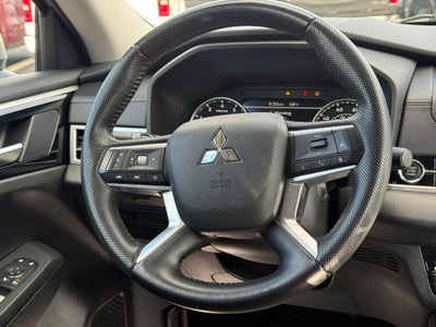 2023 Mitsubishi Outlander SE Black Edition