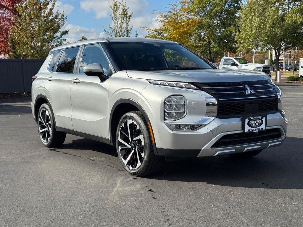 2023 Mitsubishi Outlander SE Black Edition
