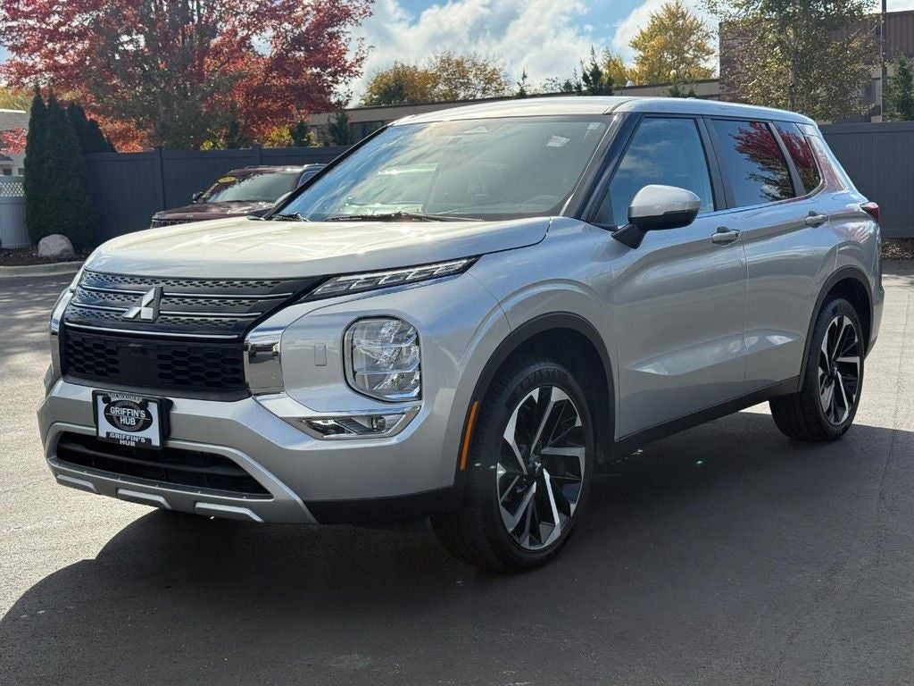 2023 Mitsubishi Outlander SE Black Edition