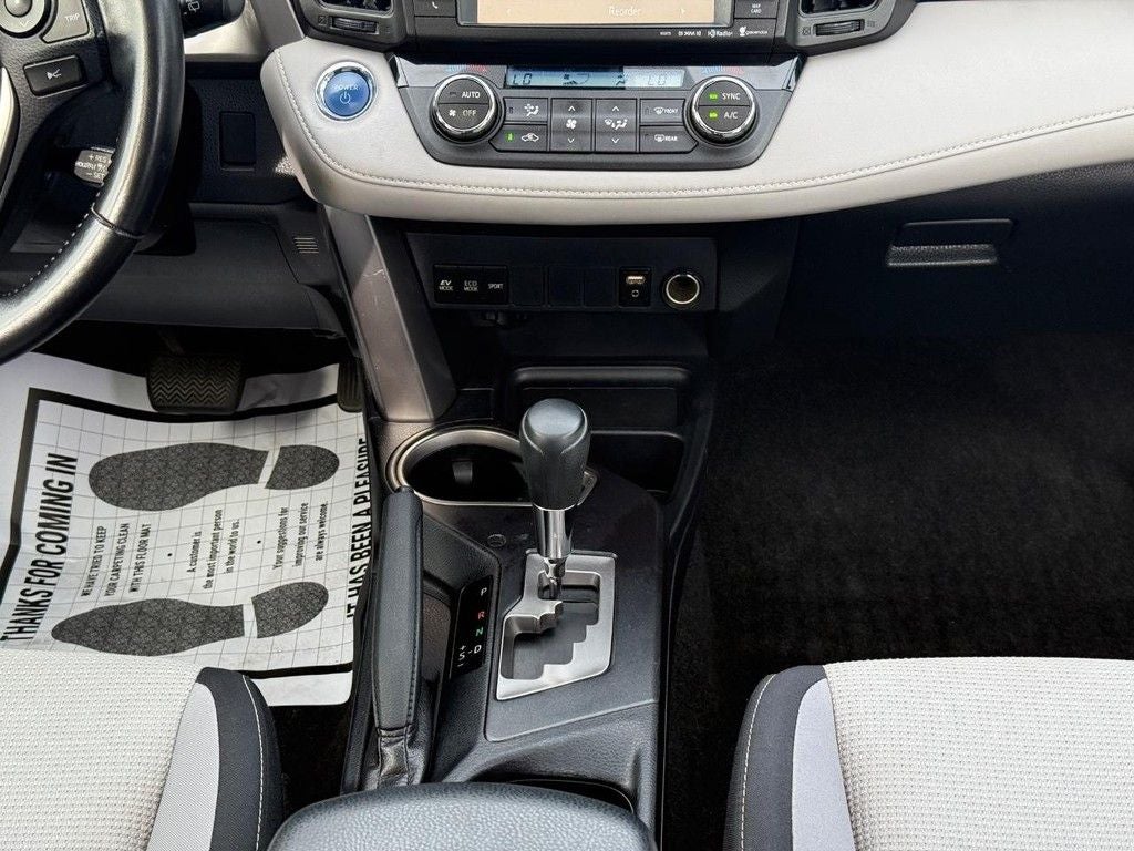 2017 Toyota RAV4 Hybrid XLE NEAR MILWAUKEE WI