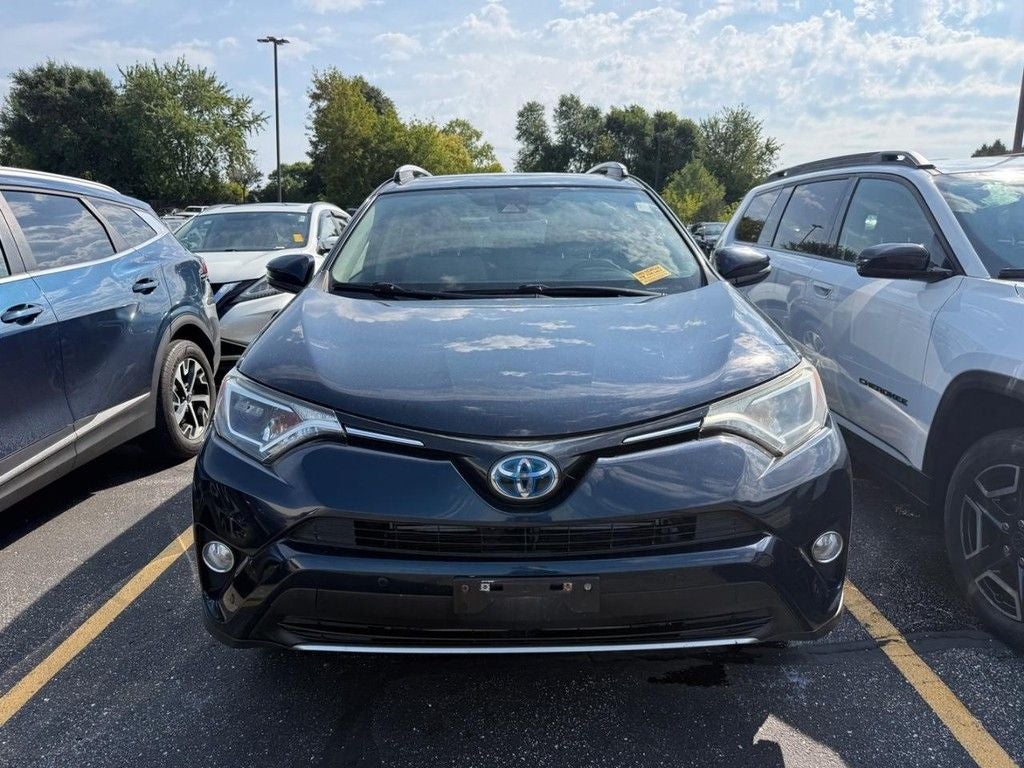 2017 Toyota RAV4 Hybrid XLE NEAR MILWAUKEE WI