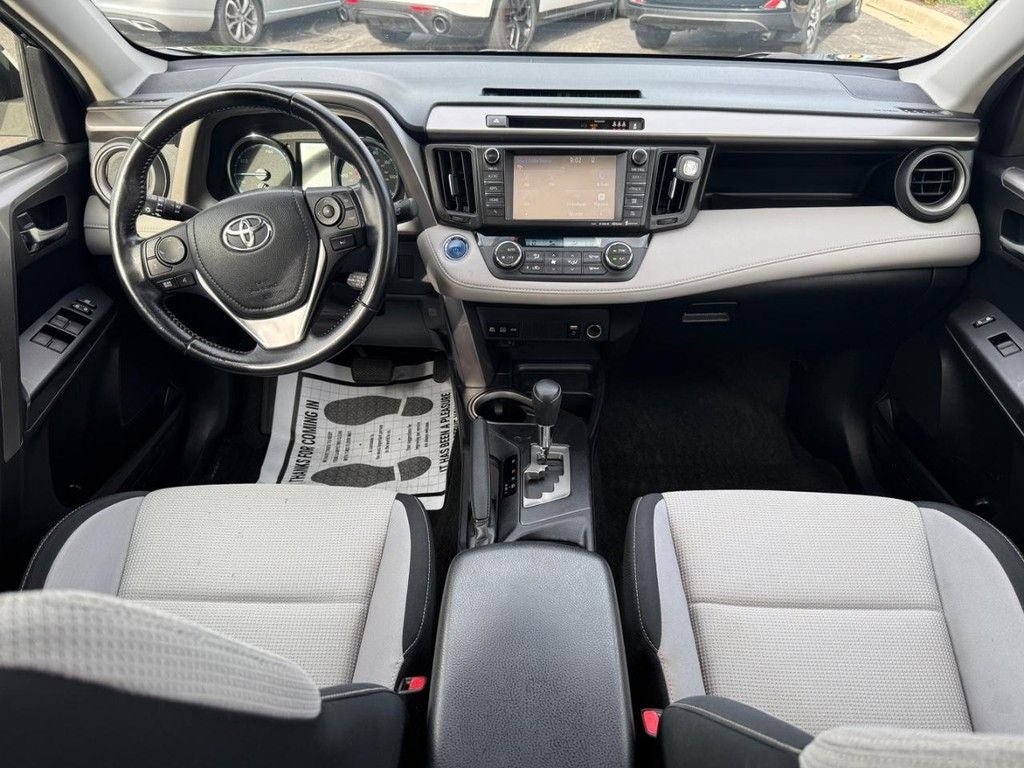 2017 Toyota RAV4 Hybrid XLE NEAR MILWAUKEE WI