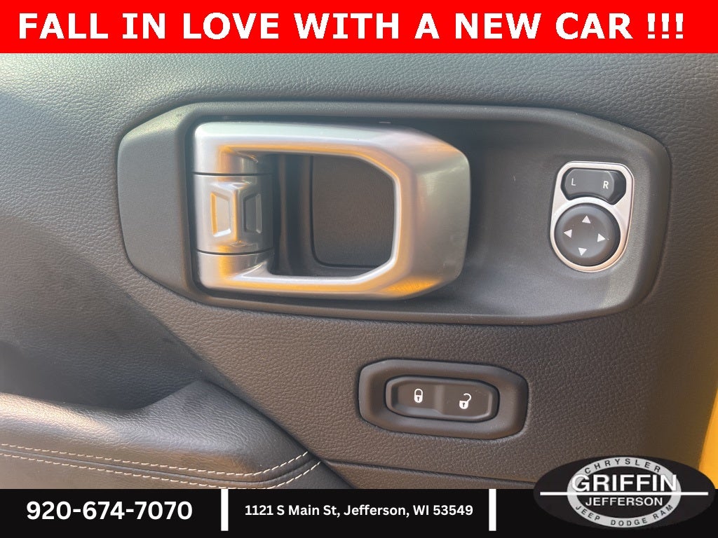 2019 Jeep Wrangler Unlimited Unlimited Sahara ONE TOUCH SKYROOF!!!