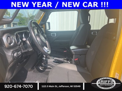 2019 Jeep Wrangler Unlimited Unlimited Sahara ONE TOUCH SKYROOF!!!